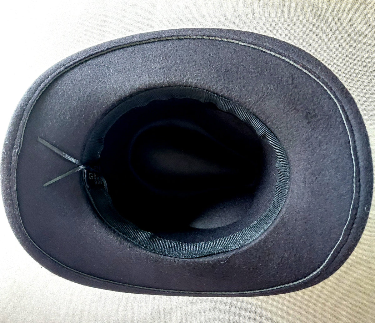 Black Feather Cowboy Hat Set with Bandana & Bolo Tie – 57 cm