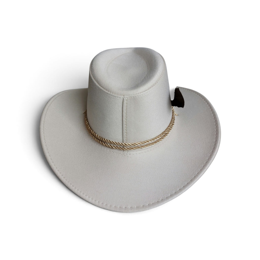 Beige Feather Cowboy Hat Set with Bandana & Bolo Tie – 58 cm